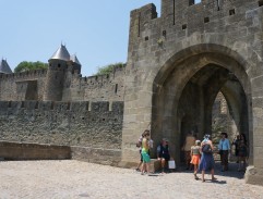 Devant le château 