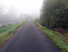 Valjean suit la route surélevée