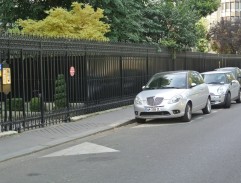 Devant la maison du grand patron