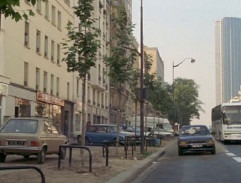 Rue avec immeuble