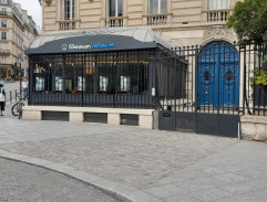 Devant le casino