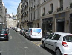 Devant l'hôtel Saint-Sulpice 