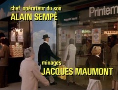 Le tueur entre dans un magasin 