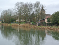 L’église dans le village