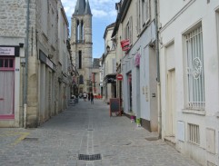 La rue avec l’église