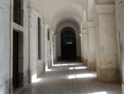 Dans le hall du siège