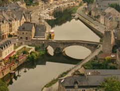 Le pont sur la rivière