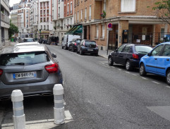 La rue devant la maison de Lisa