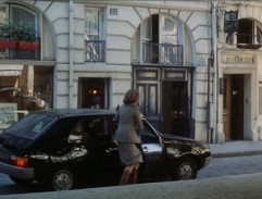 Devant la maison du professeur