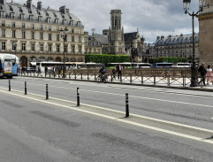Sur la moto II.