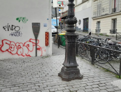 Au coin de la rue