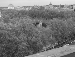 La vue avec le pont au second plan
