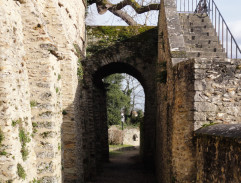 Marie Corbin longe le rempart