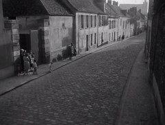 La population attend