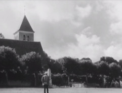 Mr Lepic va suivre la partie de pétanque