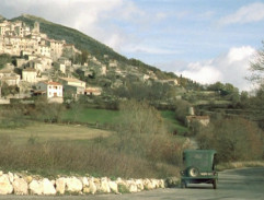 Le village sur la coline
