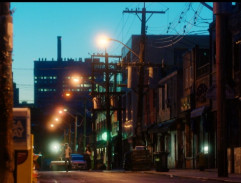 Alex et Rosie se promènent en ville