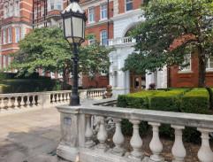 La Fille au pistolet