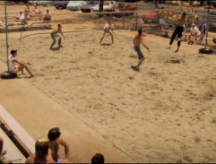 Les pilotes jouent au volley-ball