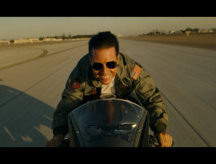 À moto près de la piste