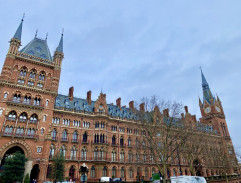 Harry et Ron volent en voiture jusqu'à Poudlard
