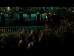 Devant le siège de l'Ordre du Phénix