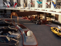 Devant l'hôtel Stafford