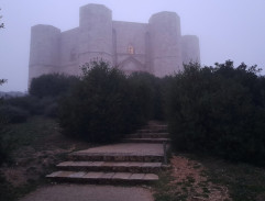 Près du château