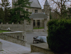 Devant l'église