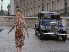 Les Bourdelle devant l'opéra