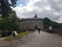 Devant la ville de Chinon