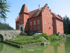 Un chateau en brique rouge